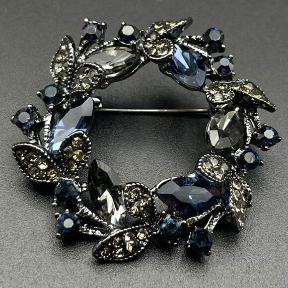 Gunmetal with Gray and Blue Sapphire Crystal Floral Leaf Wreath Pin Back Brooch - Picture 2 of 9